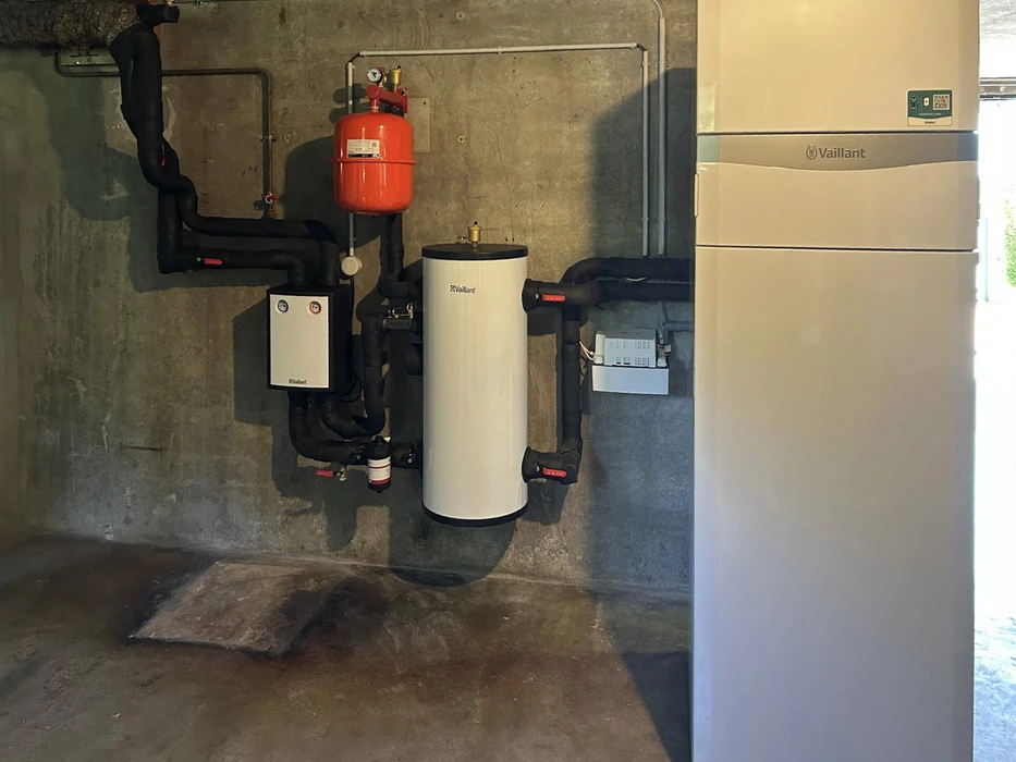 Cave technique avec installation de chauffage moderne